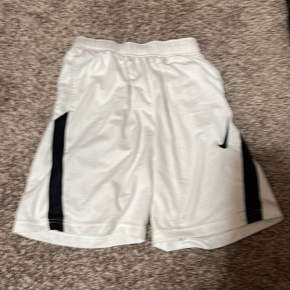 White Nike shorts like new